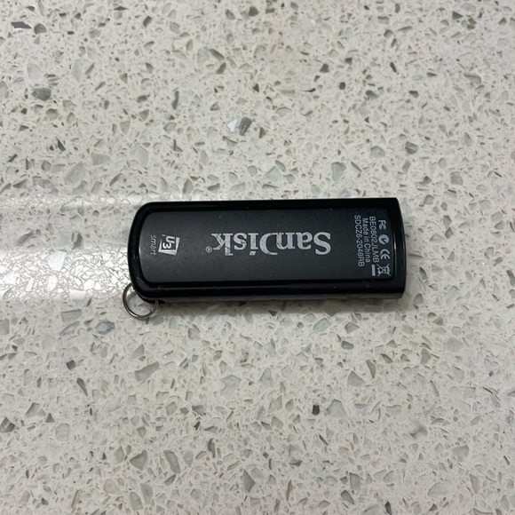 SanDisk 2.0 2GB Cruzer Micro USB 2.0 Flash Drive - Picture 4 of 4